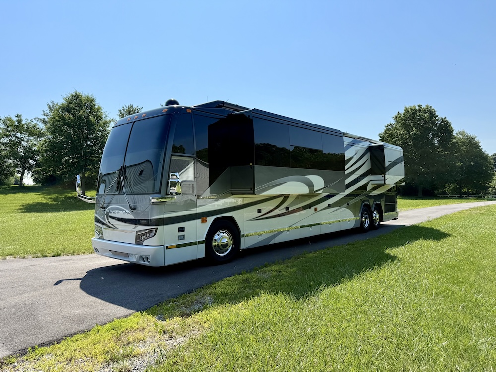 2008 Prevost Millennium  H3-45 For Sale