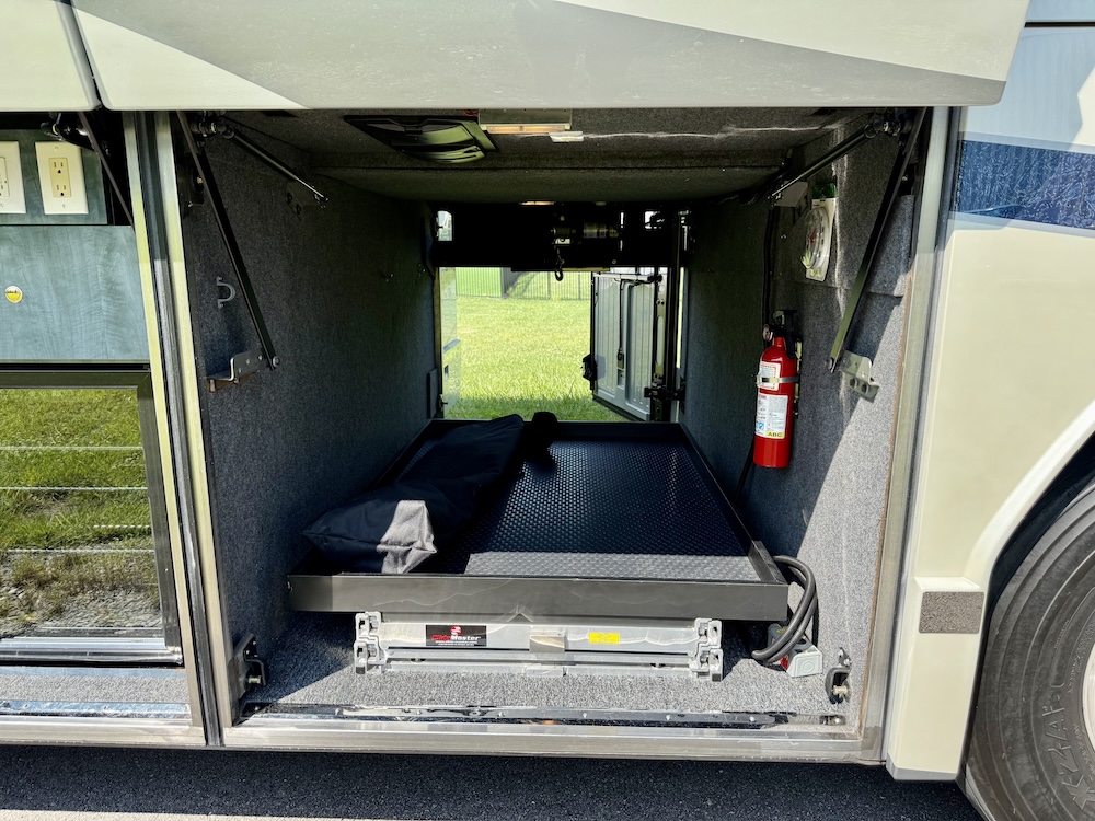 2008 Prevost Millennium  H3-45 For Sale