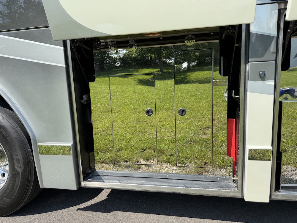 2008 Prevost Millennium  H3-45 For Sale