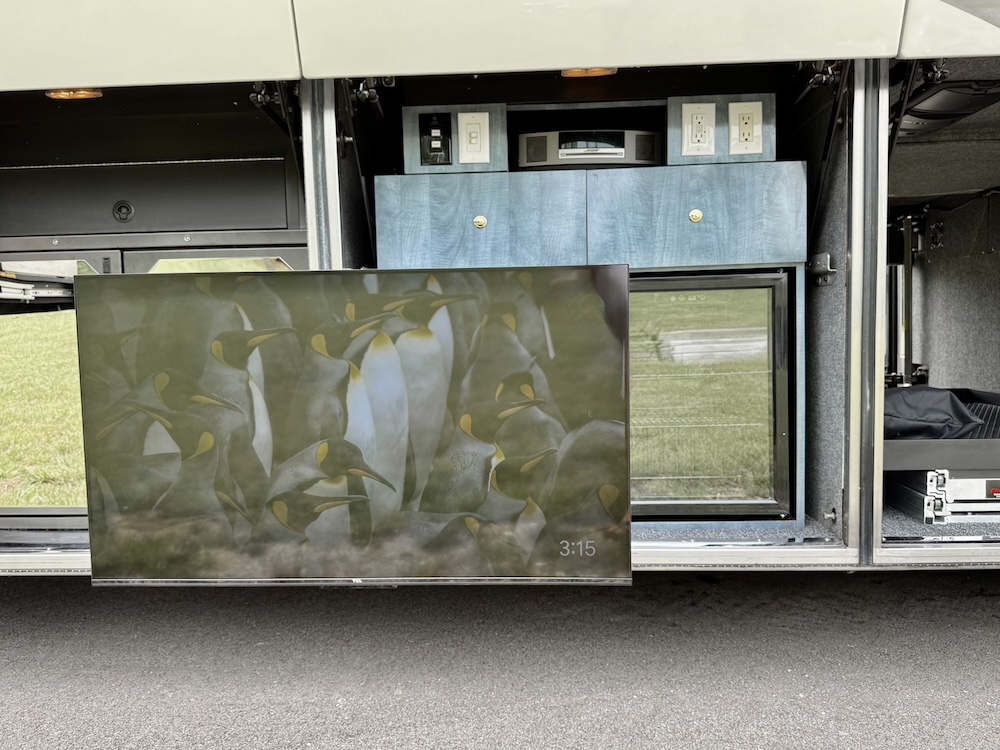 2008 Prevost Millennium  H3-45 For Sale