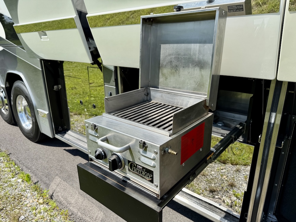 2008 Prevost Millennium  H3-45 For Sale