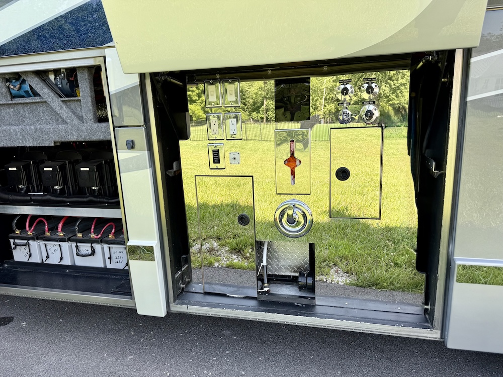 2008 Prevost Millennium  H3-45 For Sale