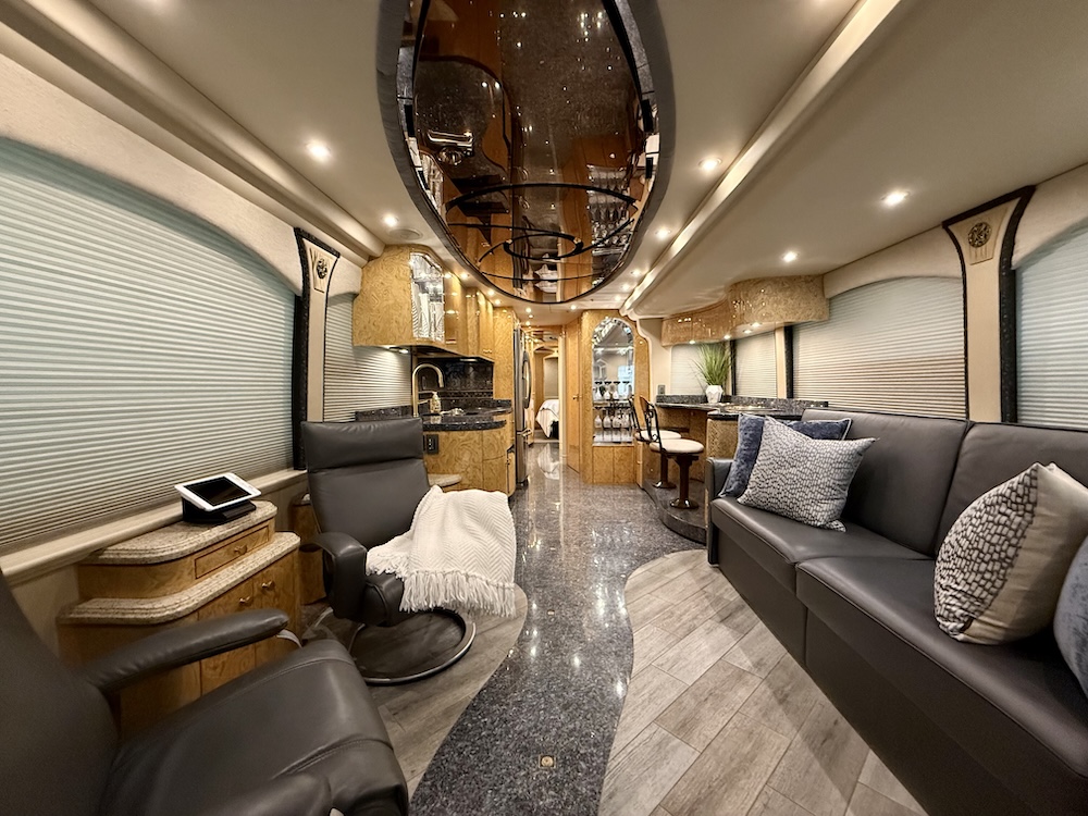 2008 Prevost Millennium  H3-45 For Sale