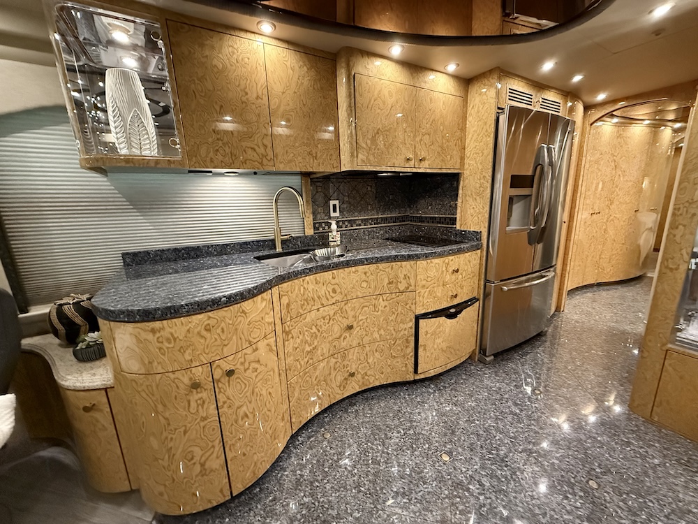 2008 Prevost Millennium  H3-45 For Sale