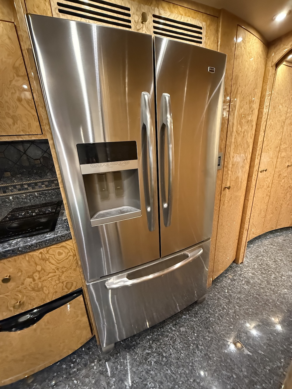 2008 Prevost Millennium  H3-45 For Sale