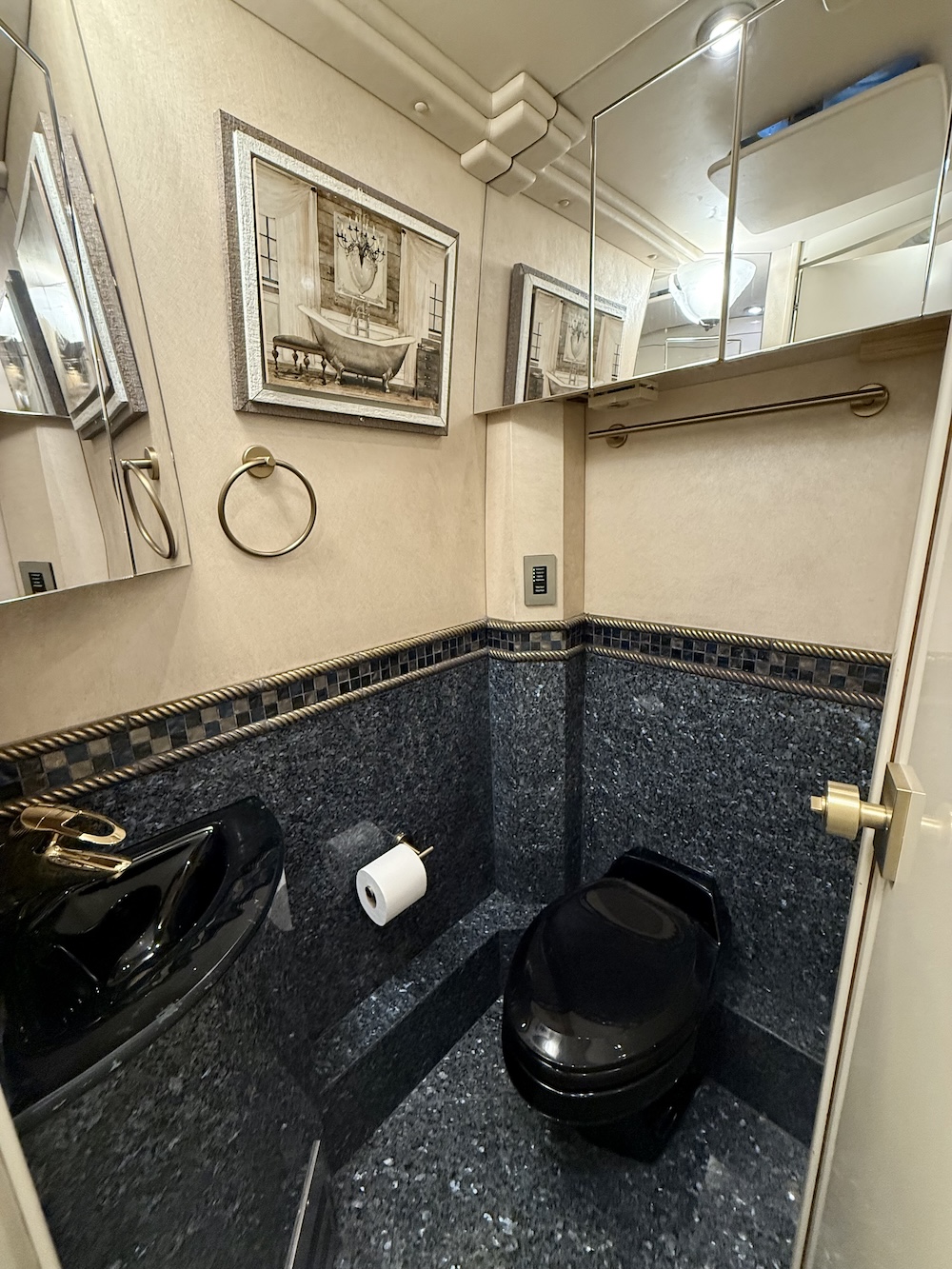 2008 Prevost Millennium  H3-45 For Sale