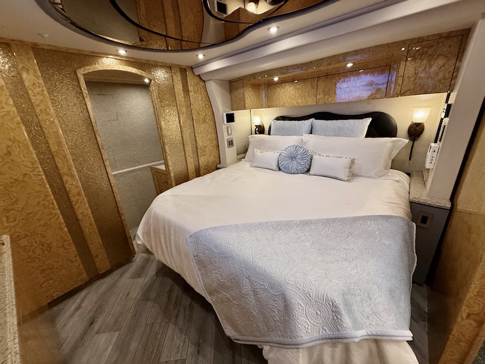 2008 Prevost Millennium  H3-45 For Sale