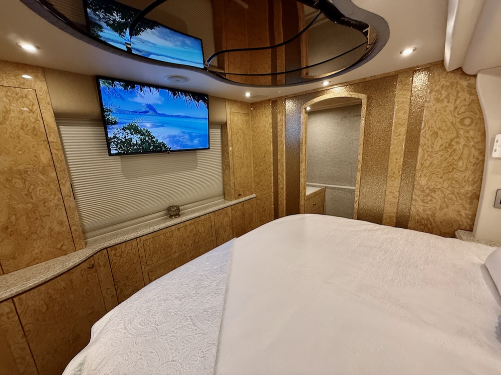 2008 Prevost Millennium  H3-45 For Sale