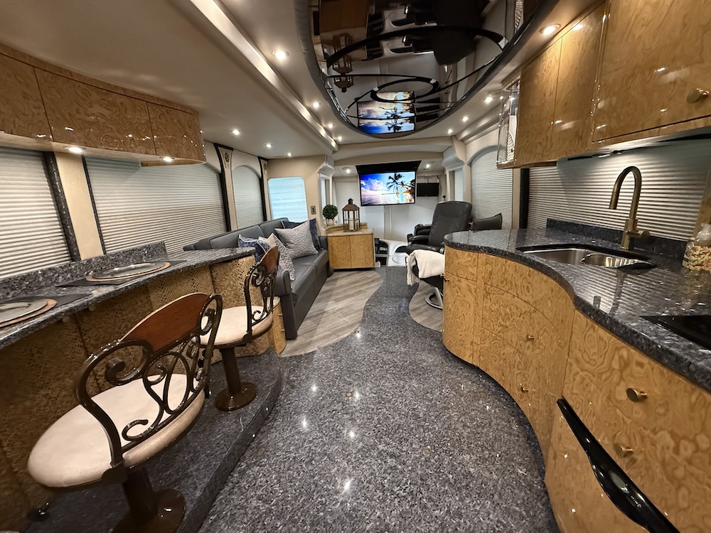 2008 Prevost Millennium  H3-45 For Sale