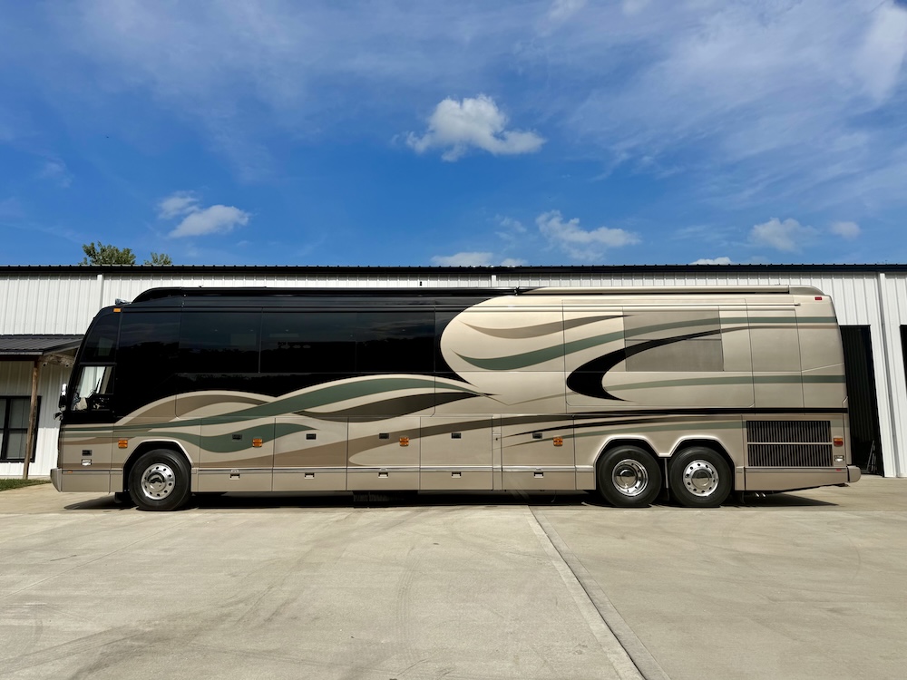 2008 Prevost Parliament H3-45 For Sale