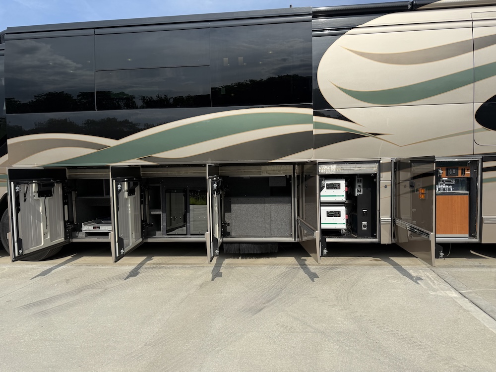 2008 Prevost Parliament H3-45 For Sale
