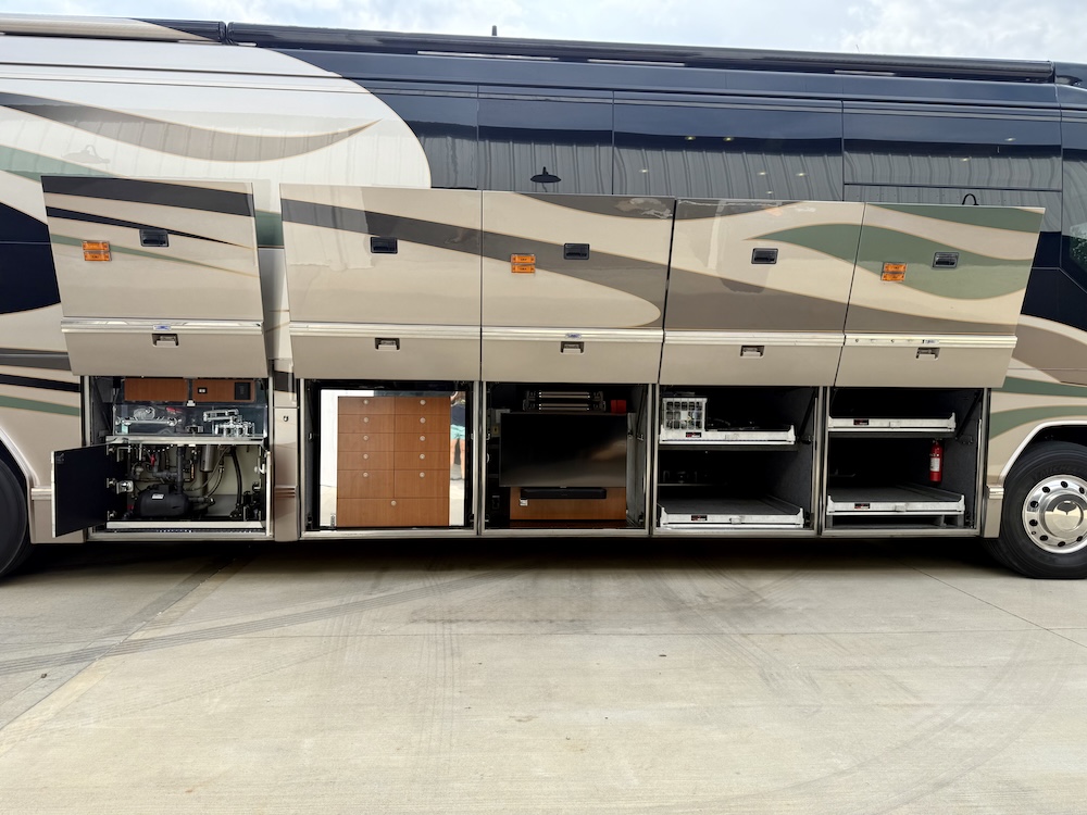 2008 Prevost Parliament H3-45 For Sale