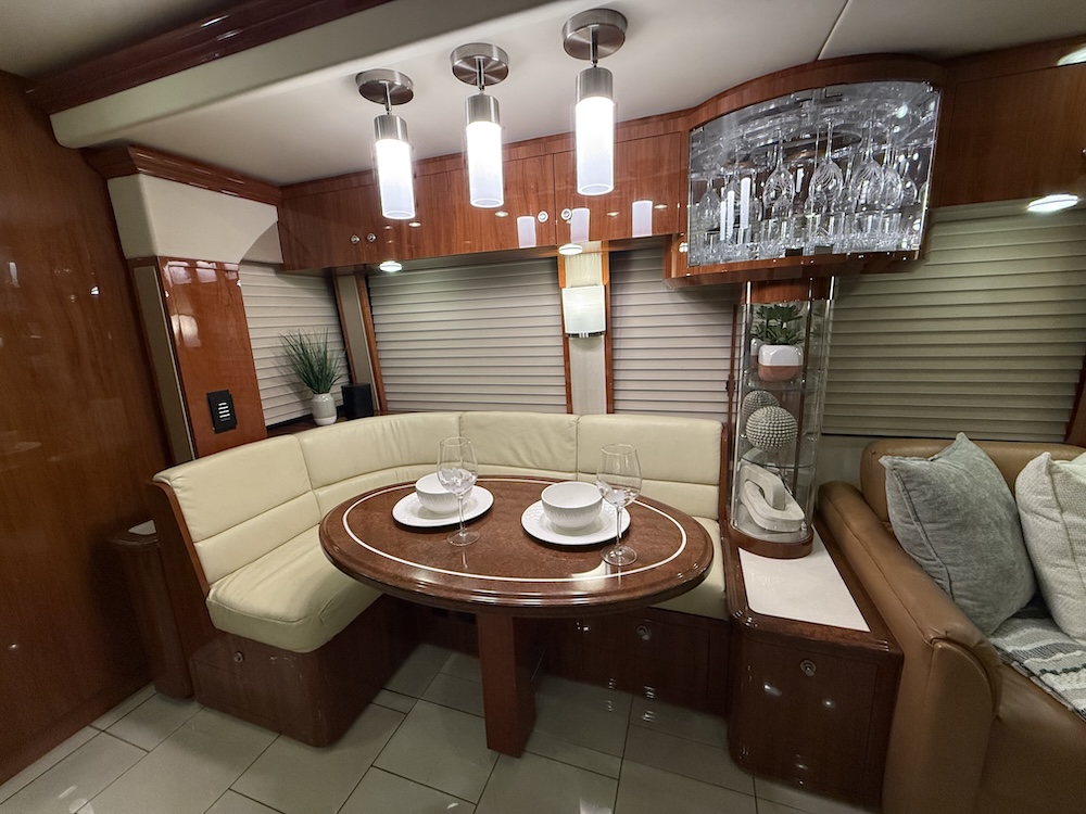 2008 Prevost Parliament H3-45 For Sale