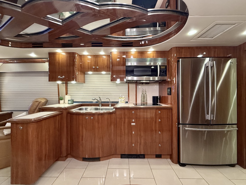 2008 Prevost Parliament H3-45 For Sale