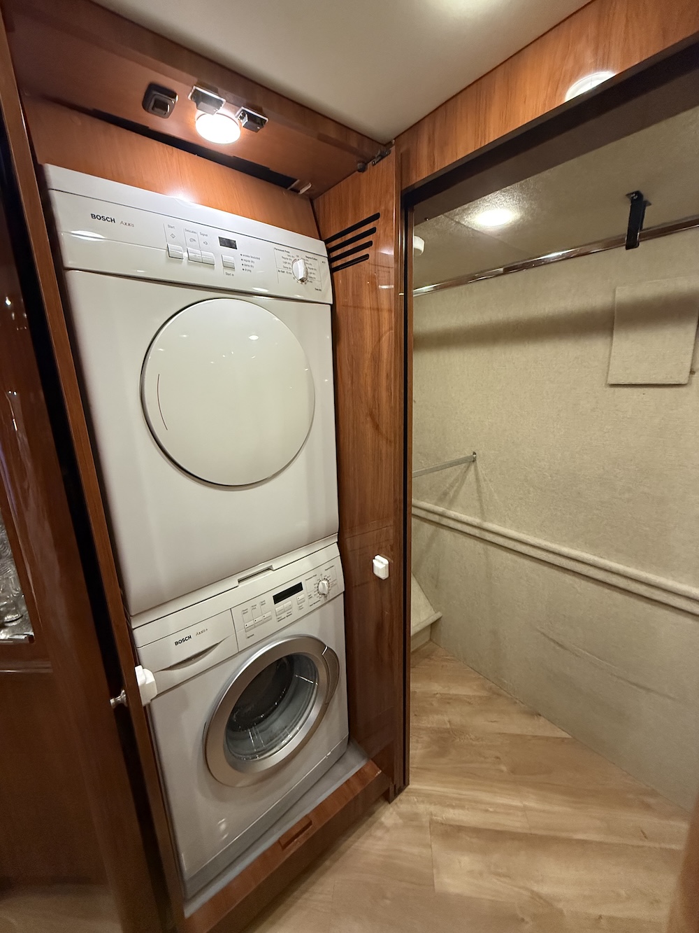 2008 Prevost Parliament H3-45 For Sale