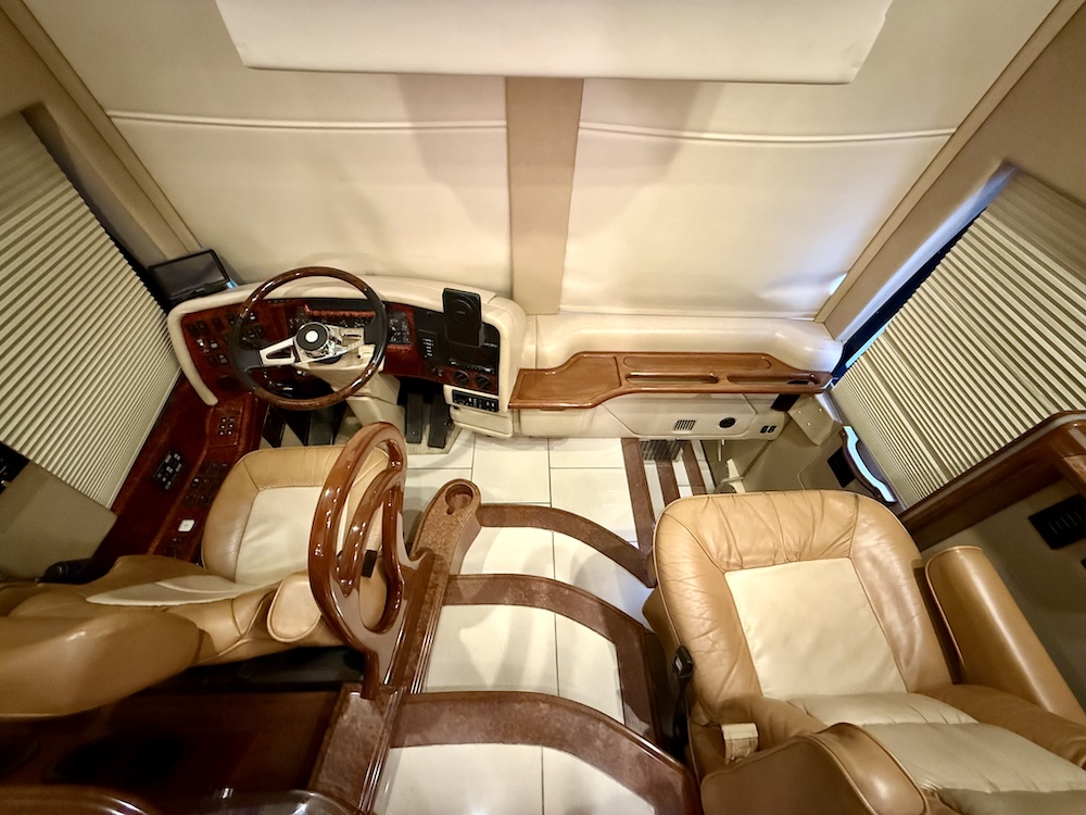 2008 Prevost Parliament H3-45 For Sale