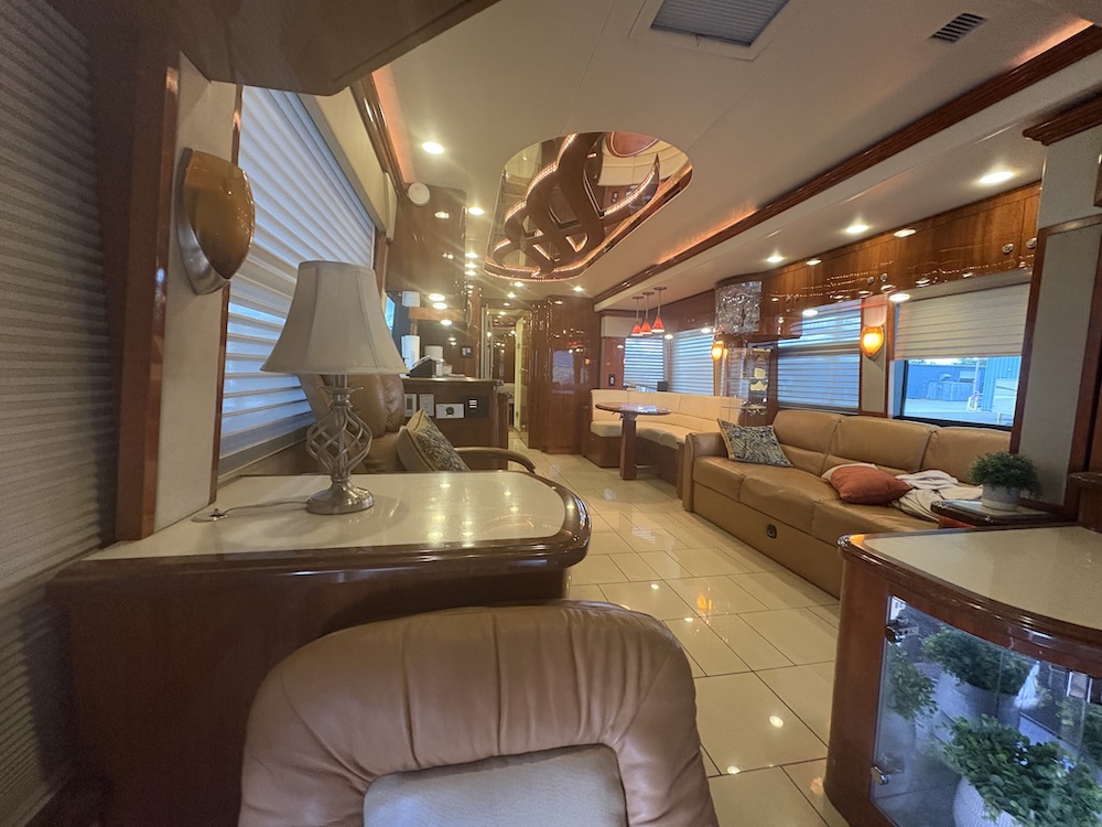 2008 Prevost Parliament H3-45 For Sale