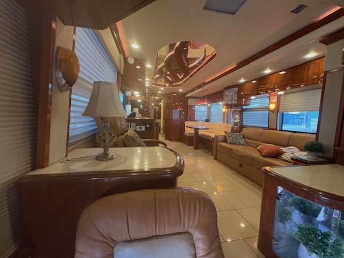2008 Prevost Parliament H3-45 For Sale