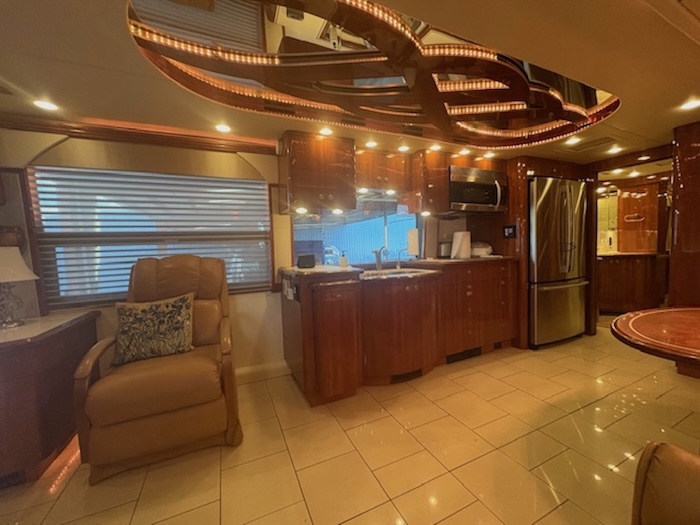 2008 Prevost Parliament H3-45 For Sale