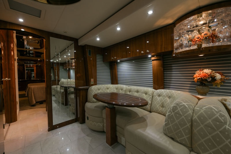 2008 Prevost Parliament XLII For Sale