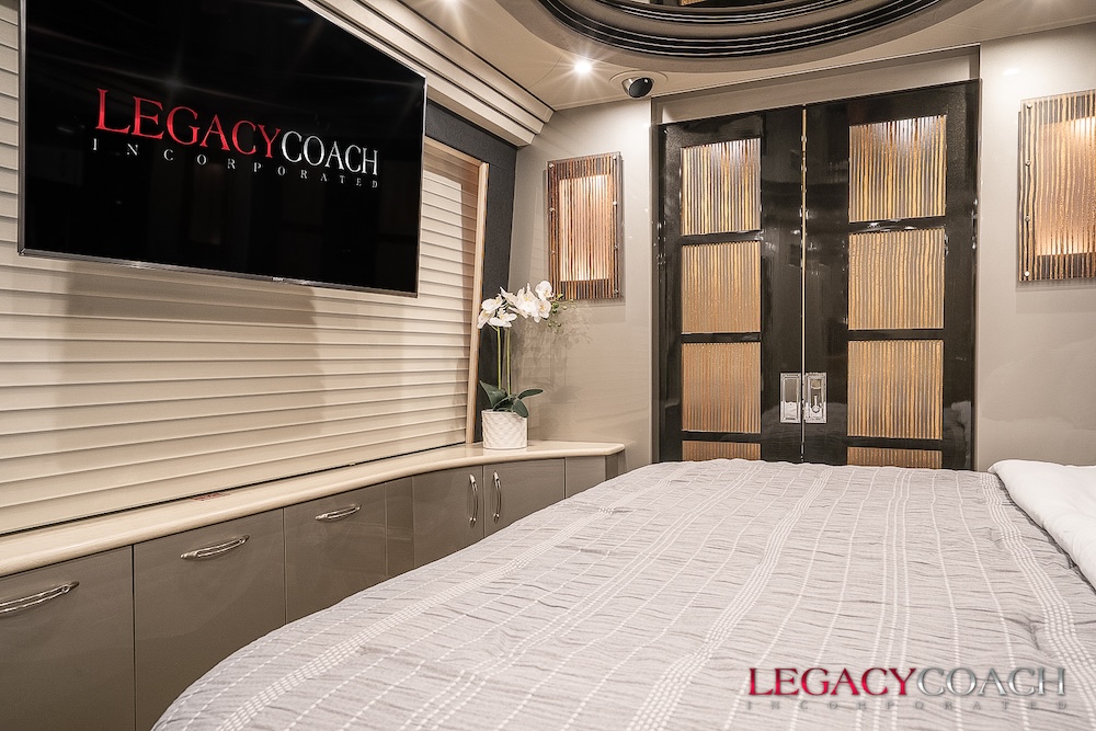 2007 Prevost Country Coach XLII For Sale