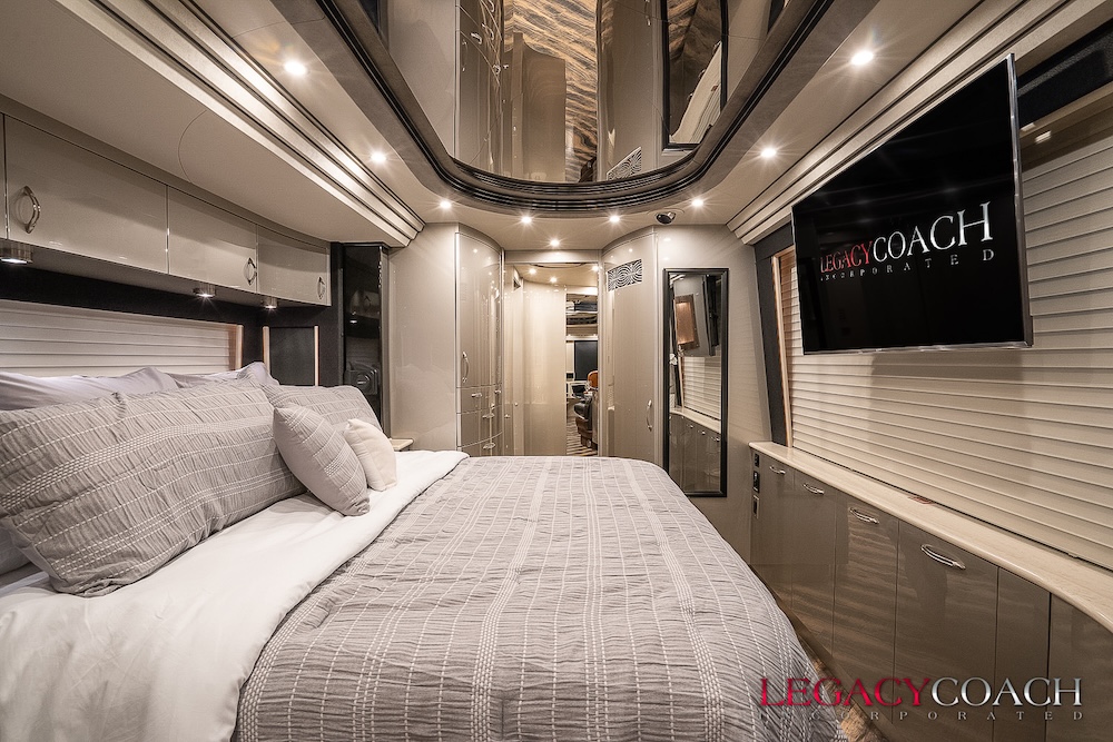 2007 Prevost Country Coach XLII For Sale