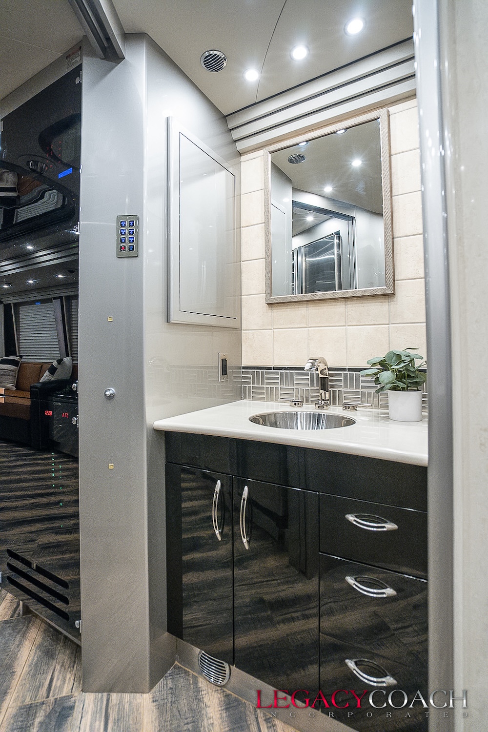 2007 Prevost Country Coach XLII For Sale