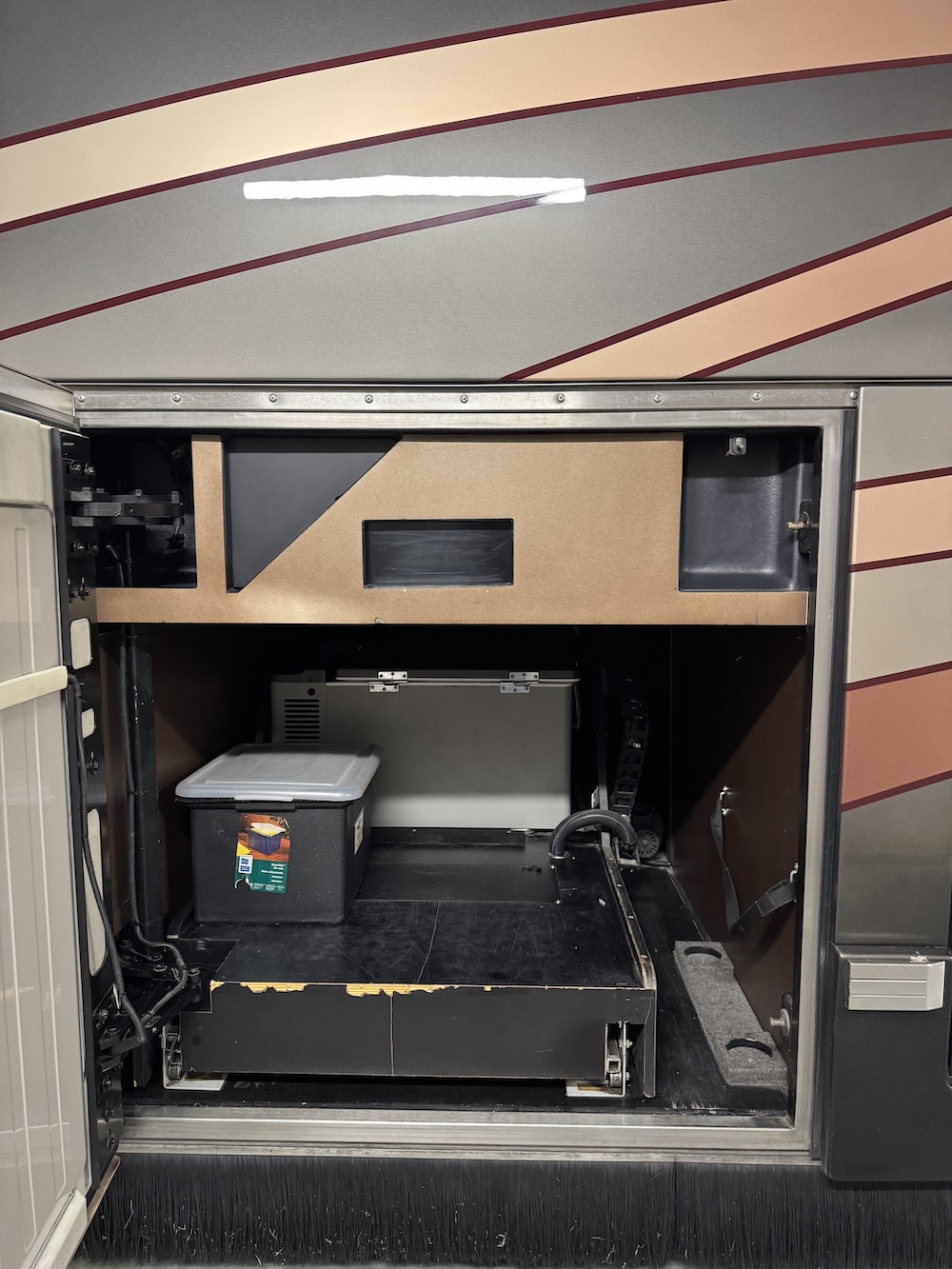 2009 Prevost Featherlite H3-45  For Sale