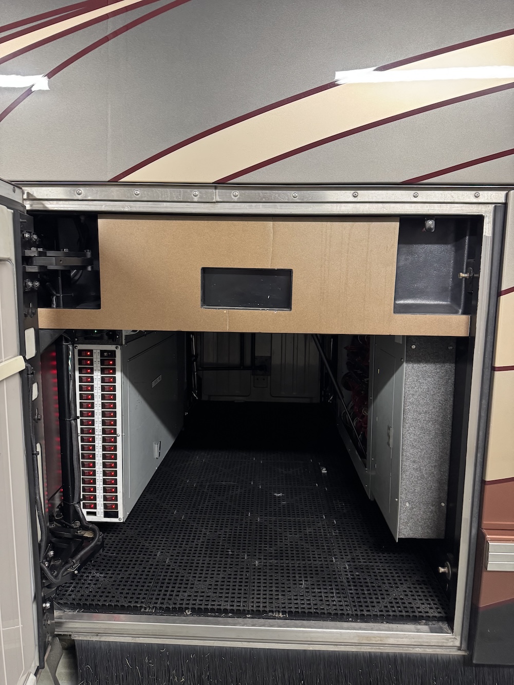 2009 Prevost Featherlite H3-45  For Sale