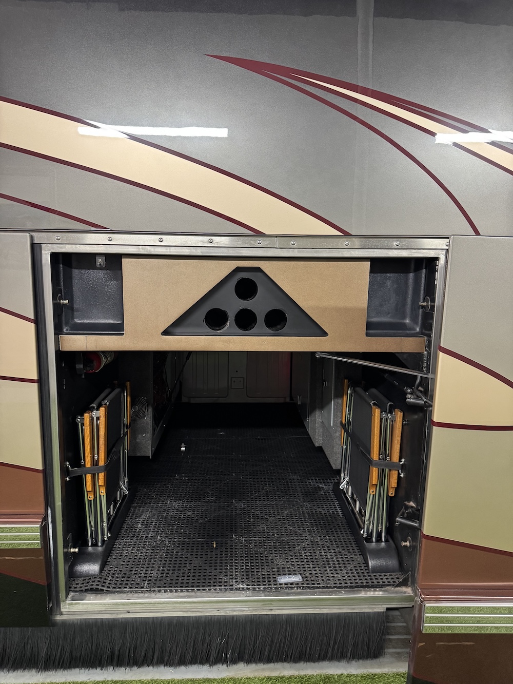 2009 Prevost Featherlite H3-45  For Sale