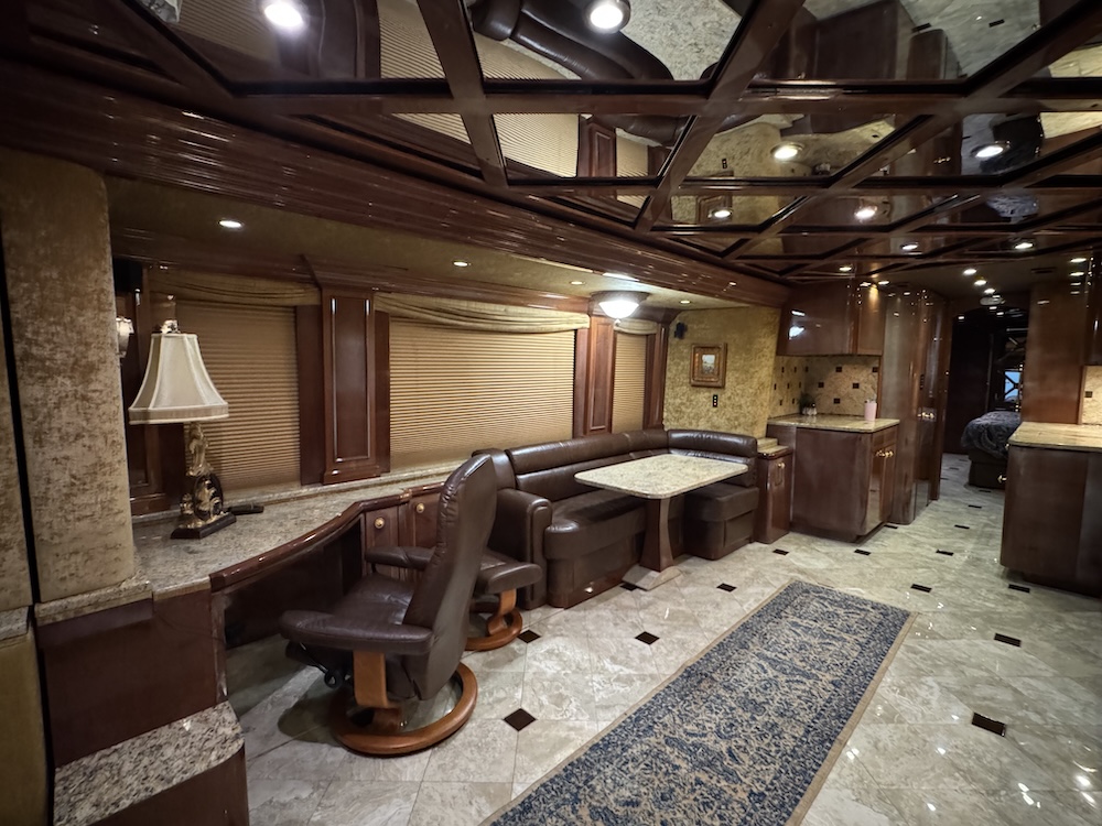 2009 Prevost Featherlite H3-45  For Sale