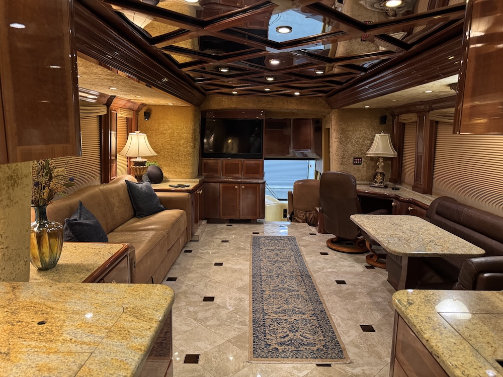 2009 Prevost Featherlite H3-45  For Sale