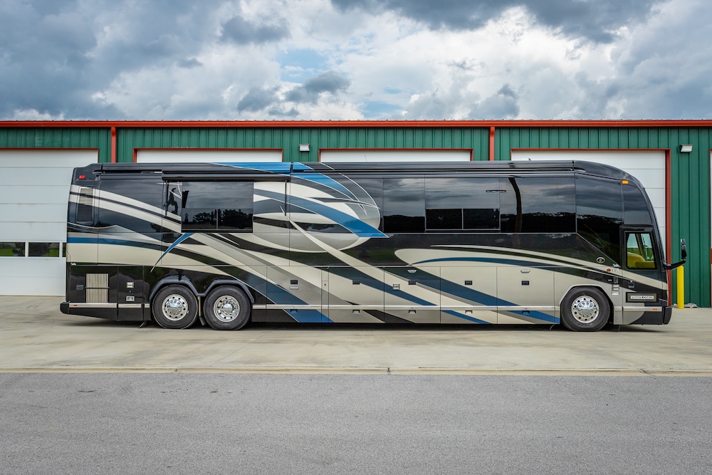 2009 Prevost Featherlite  H3-45 For Sale