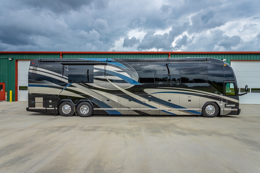 2009 Prevost Featherlite  H3-45 For Sale