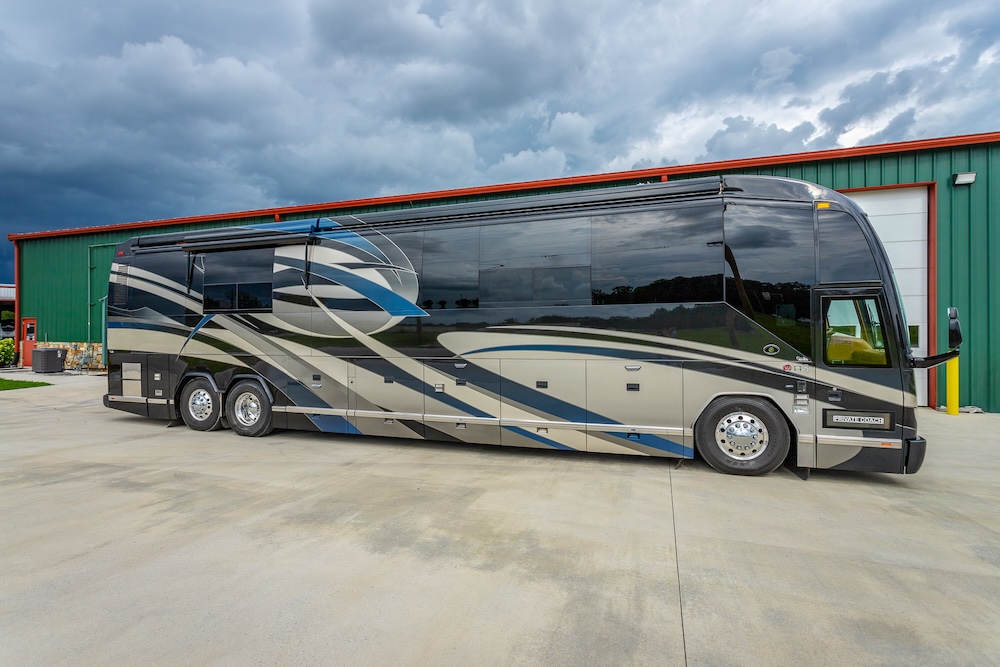 2009 Prevost Featherlite  H3-45 For Sale