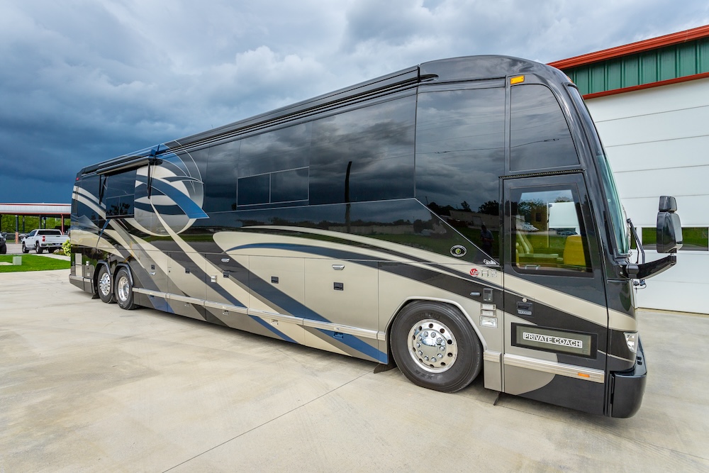 2009 Prevost Featherlite  H3-45 For Sale