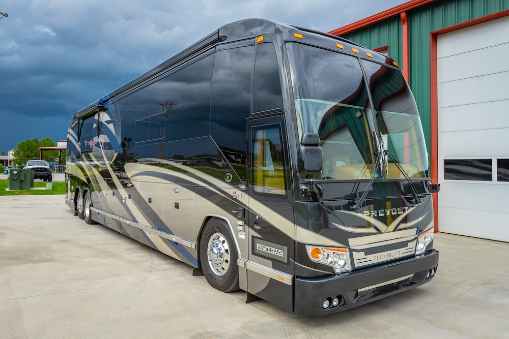 2009 Prevost Featherlite  H3-45 For Sale