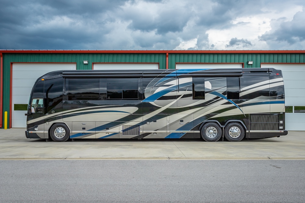 2009 Prevost Featherlite  H3-45 For Sale