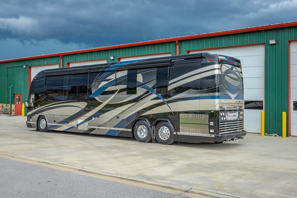 2009 Prevost Featherlite  H3-45 For Sale