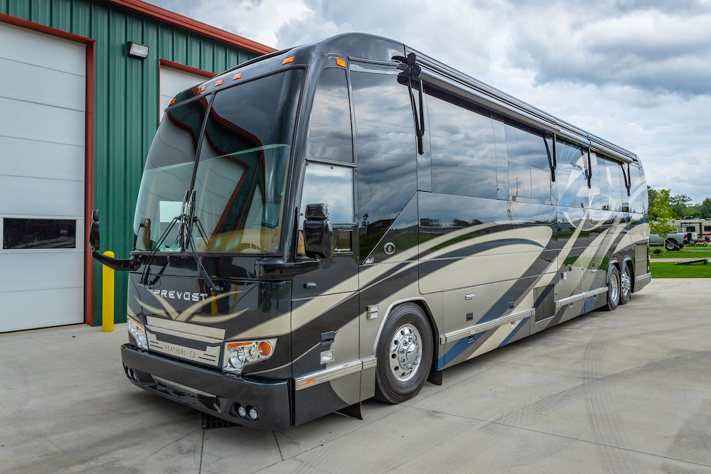 2009 Prevost Featherlite  H3-45 For Sale