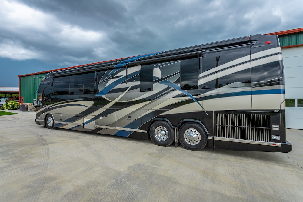 2009 Prevost Featherlite  H3-45 For Sale