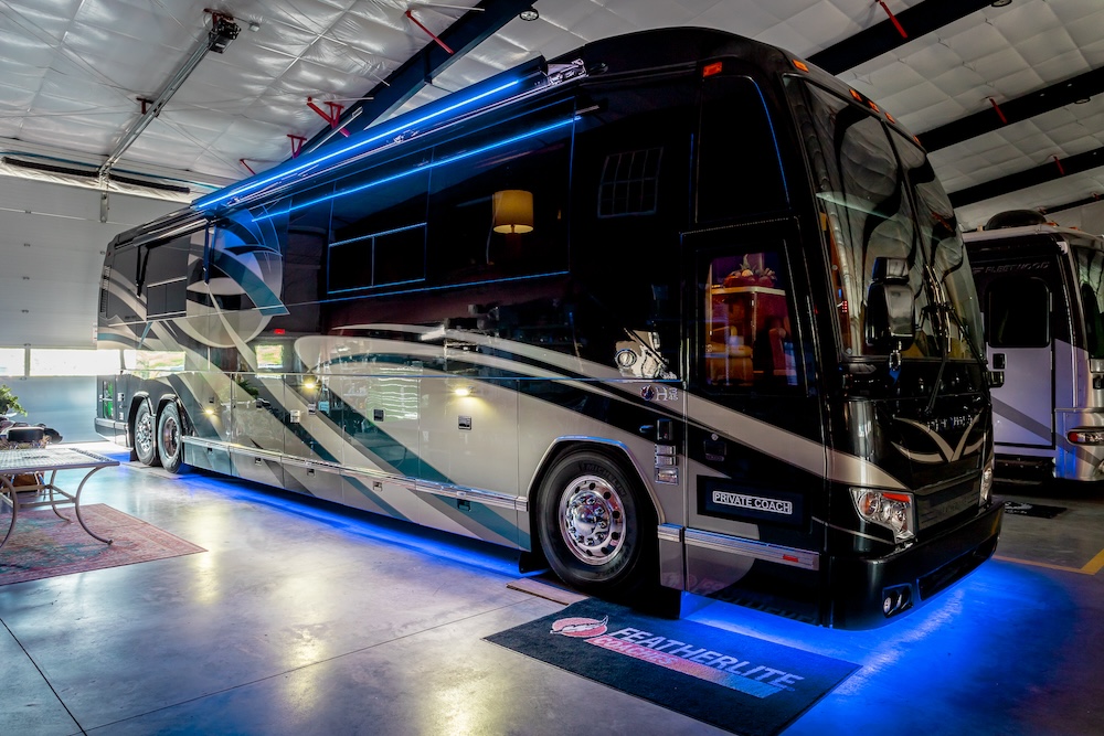 2009 Prevost Featherlite  H3-45 For Sale