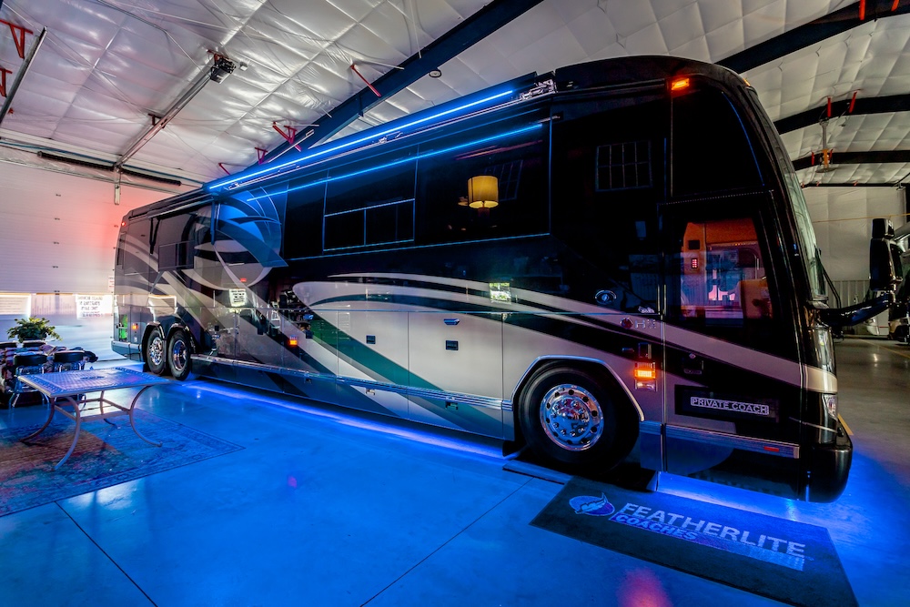 2009 Prevost Featherlite  H3-45 For Sale