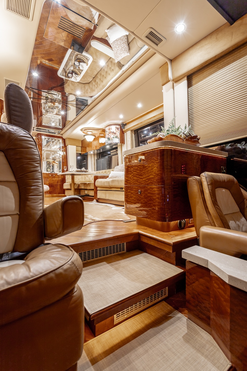 2009 Prevost Featherlite  H3-45 For Sale