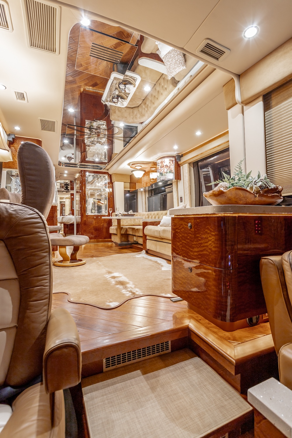 2009 Prevost Featherlite  H3-45 For Sale