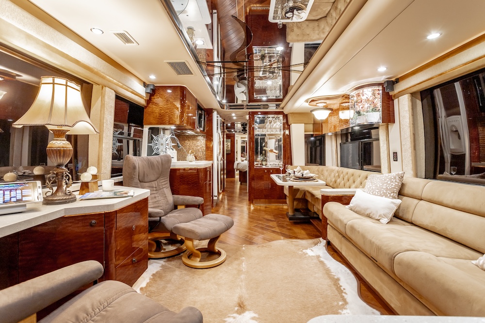 2009 Prevost Featherlite  H3-45 For Sale