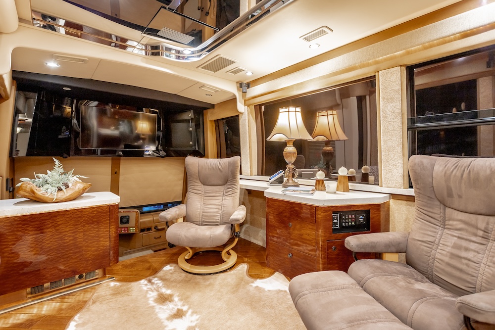 2009 Prevost Featherlite  H3-45 For Sale