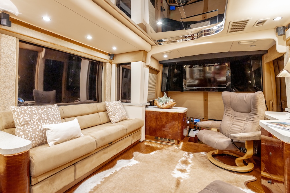 2009 Prevost Featherlite  H3-45 For Sale