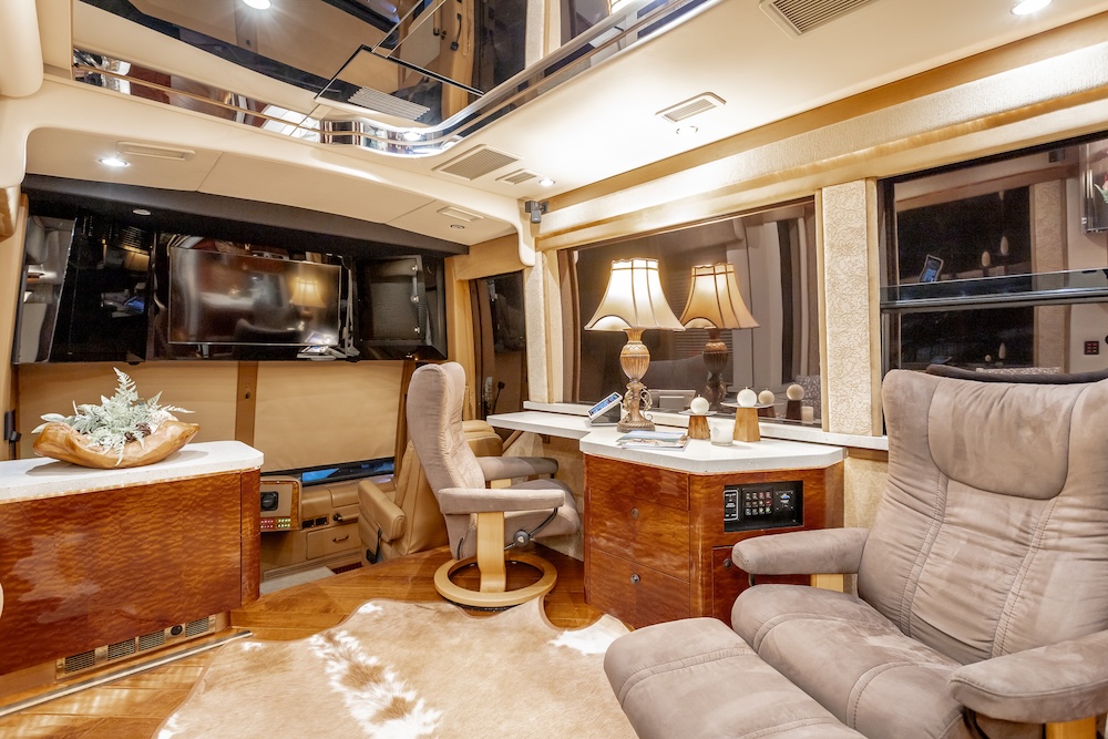 2009 Prevost Featherlite  H3-45 For Sale