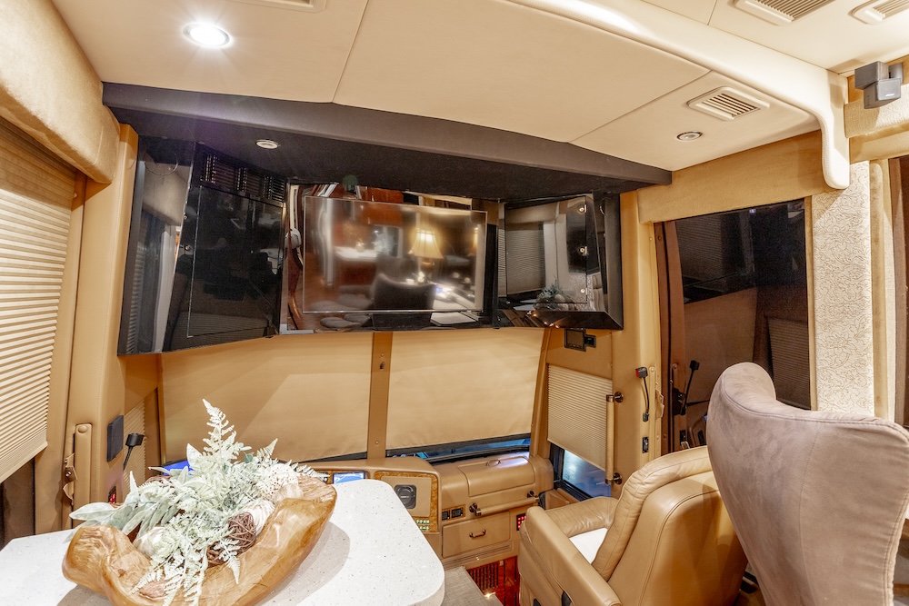 2009 Prevost Featherlite  H3-45 For Sale